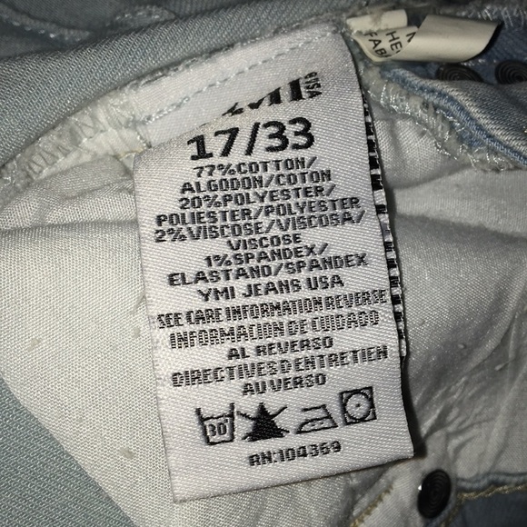 NWT YMI Curvy Fit Shortalls Light Wash Distressed - Picture 10 of 14